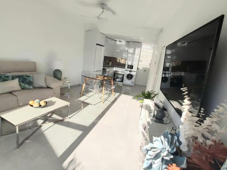 Lux. Frontbeach-Terrace. 5 Pools.Tv. 2 A.C.Netflix Benalmádena Esterno foto