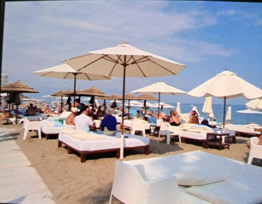 Lux. Frontbeach-Terrace. 5 Pools.Tv. 2 A.C.Netflix Benalmádena Esterno foto