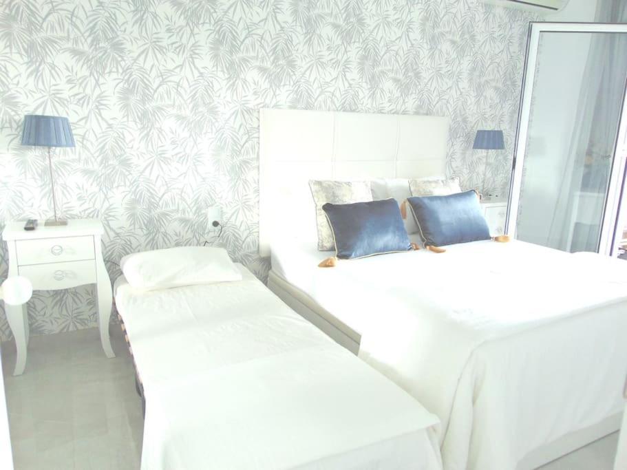Lux. Frontbeach-Terrace. 5 Pools.Tv. 2 A.C.Netflix Benalmádena Esterno foto